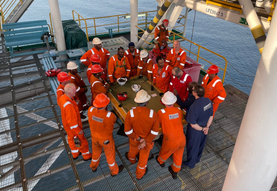 Pre-Job Safety Meeting3-min3